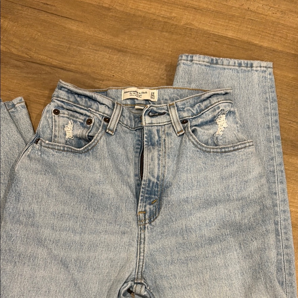 Classic Light Blue Women's Jeans